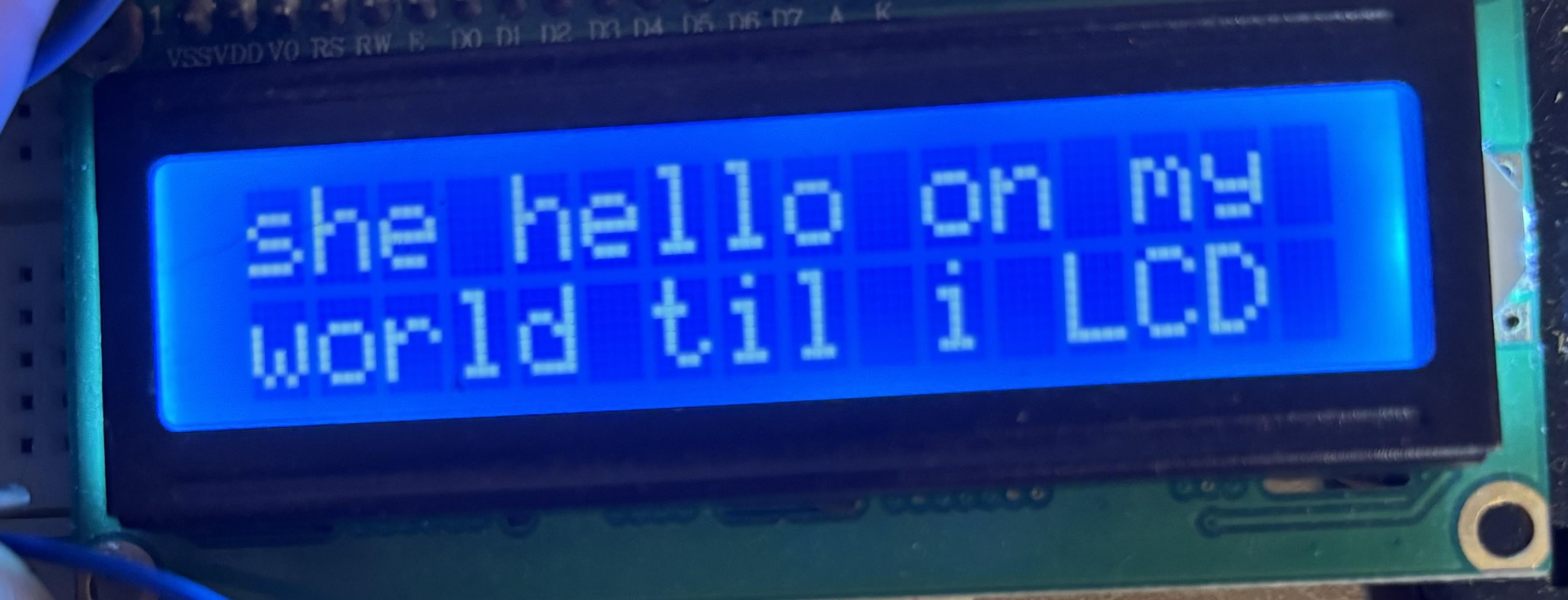 she hello on my world til i LCD